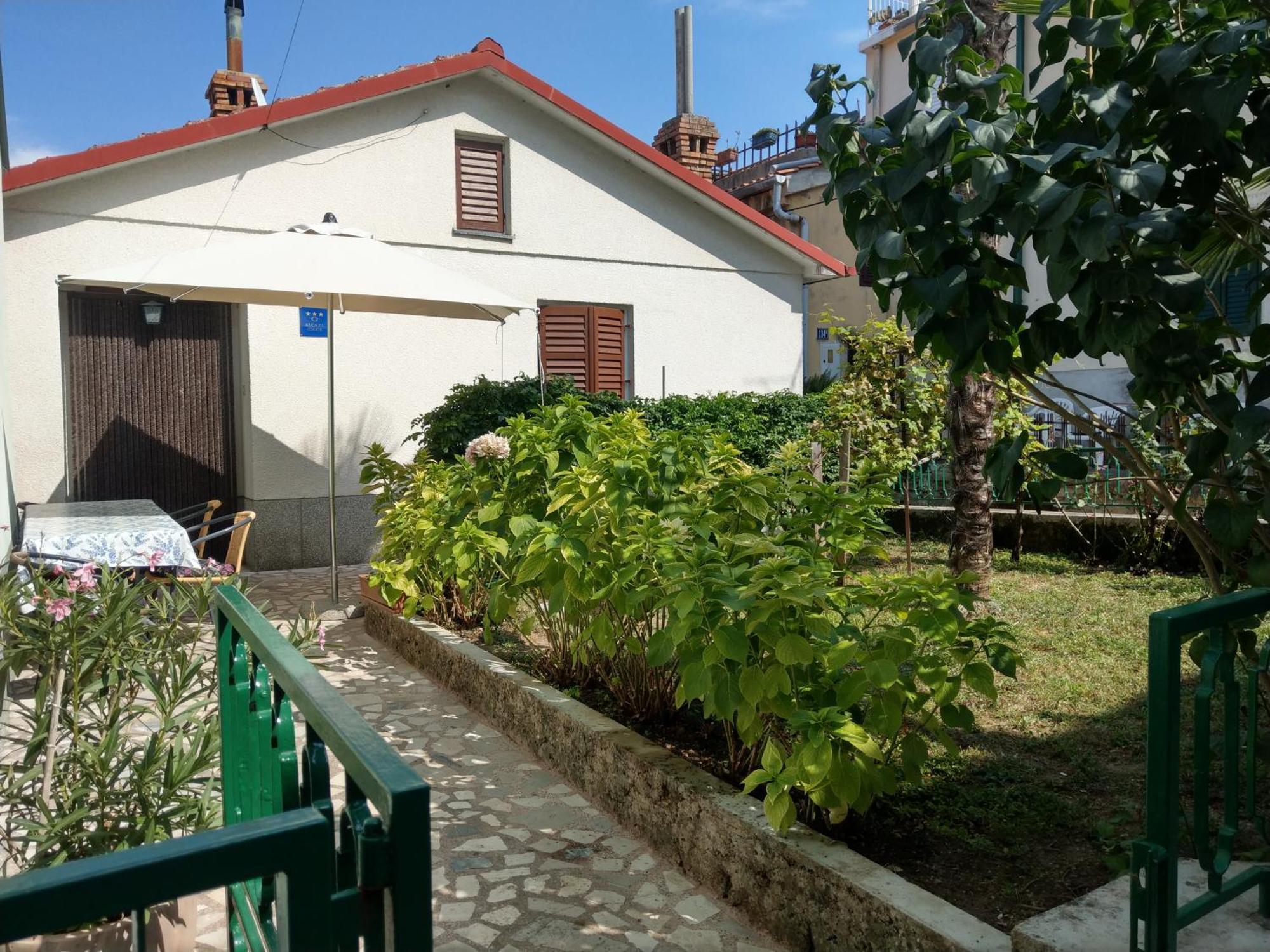 Holiday House Palma Dobrinj Buitenkant foto